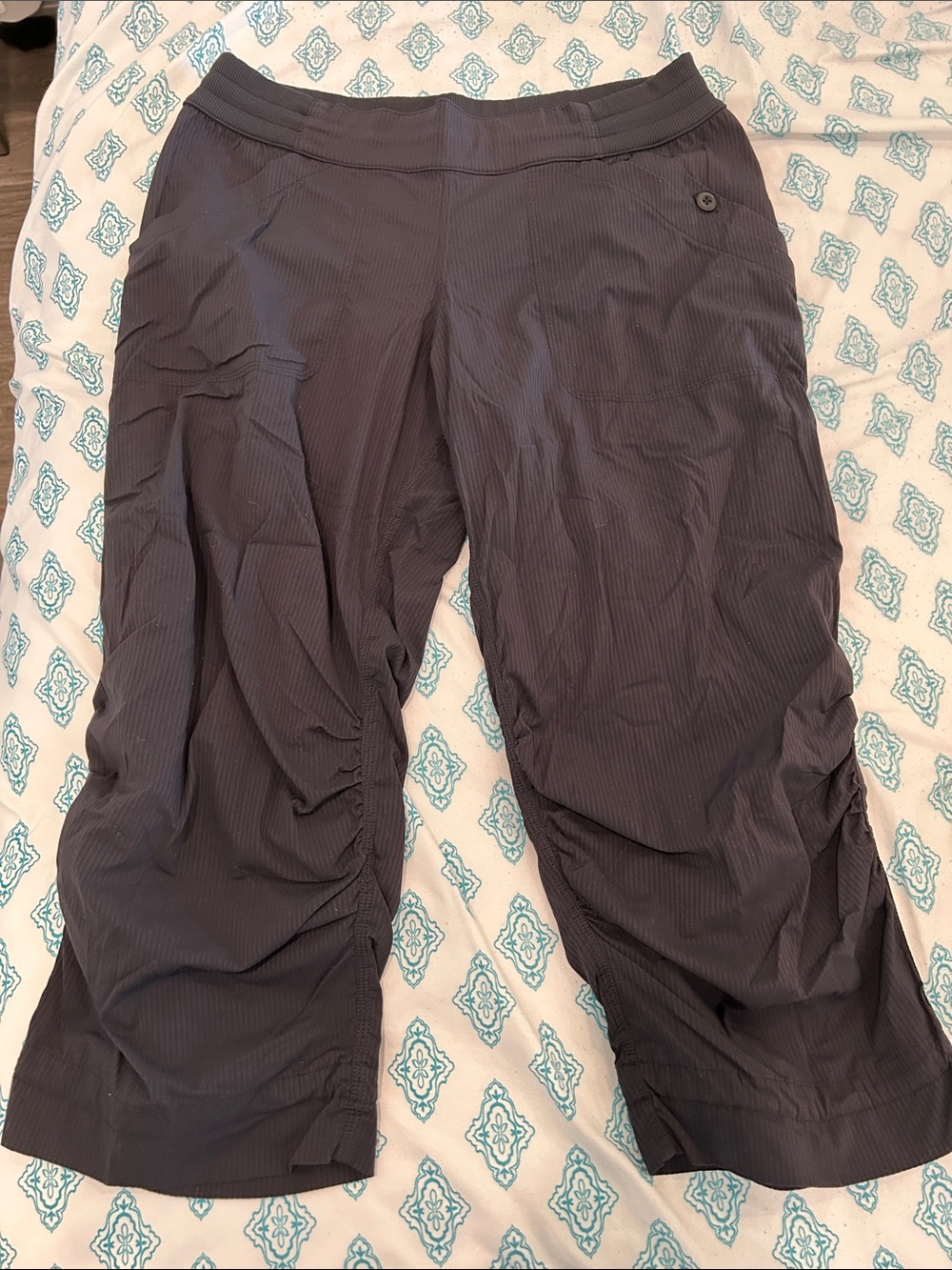 Black Swift Material Vintage Capris Ruching Cinch hem